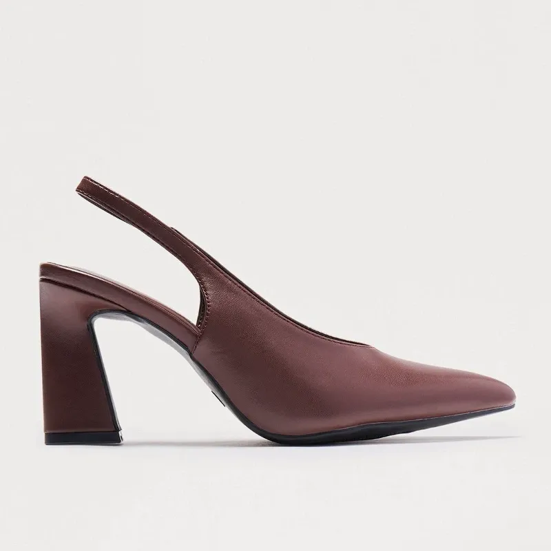 Tacones puntifinos de tacón cuadrado
