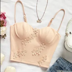 Top beige con detalles de flores