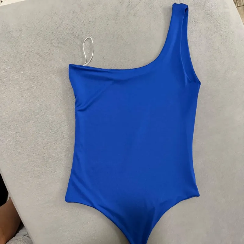 Body azul de un solo hombro