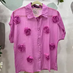 Blusa  floral de mujer 