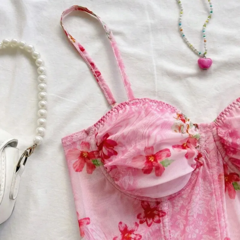 Top rosado con diseño floral