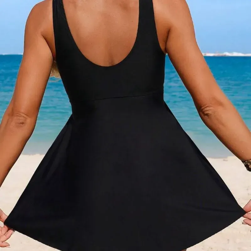 Traje de baño azul y negro