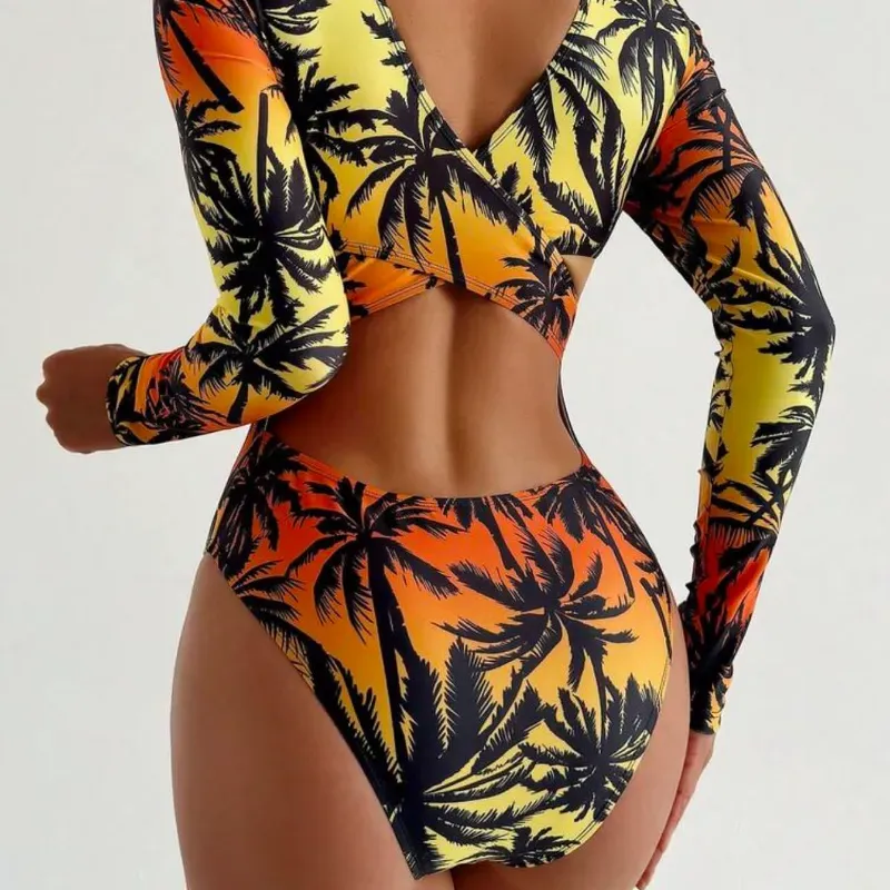 Traje de baño con palmas