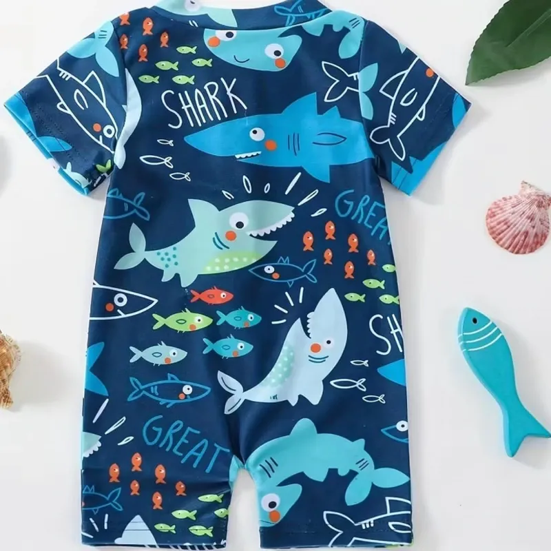 Traje de baño con tiburones