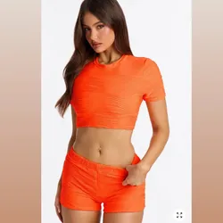 Traje de baño naranja de dos piezas