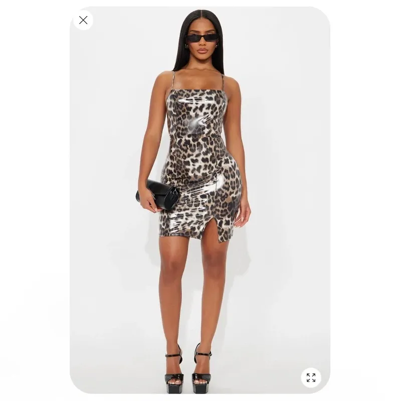 Vestido animal print de material