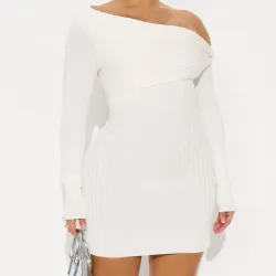 Vestido blanco de mangas largas