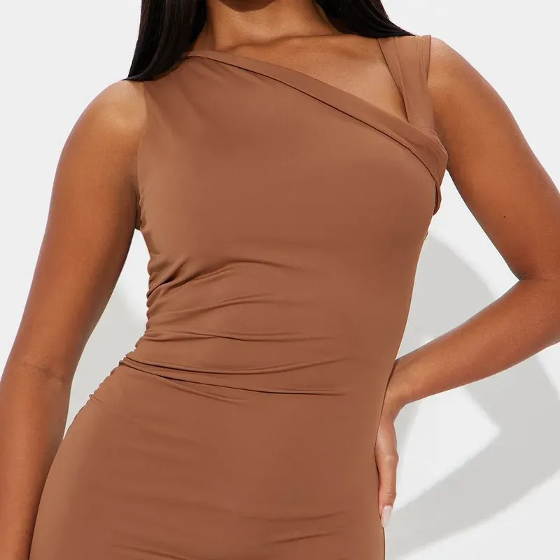 Vestido carmelita elegante