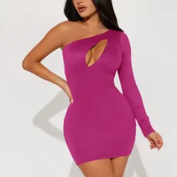 Vestido con manga asimétrica