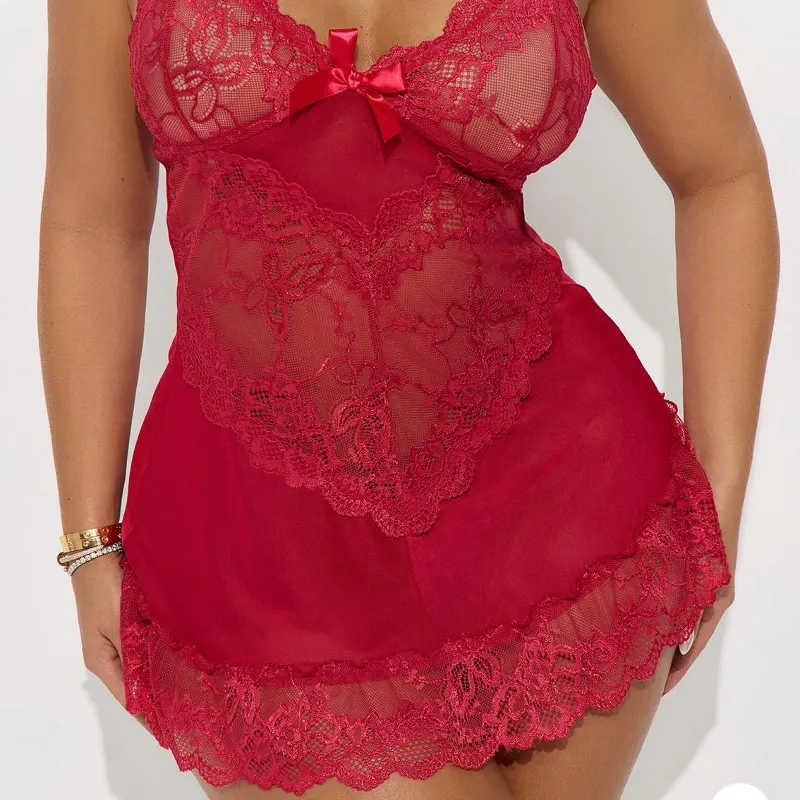 Vestido rojo de lencería