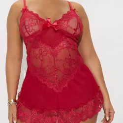Vestido rojo de lencería