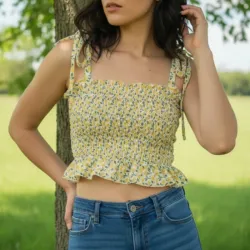 Blusa con hilo elástico y tirantes ajustables estampada 