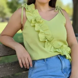 Blusa con vuelo diagonal