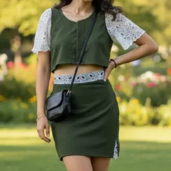 Conjunto de falda y blusa con encajes