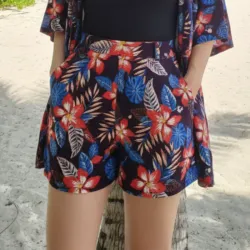 Short tiro alto con bolsillos