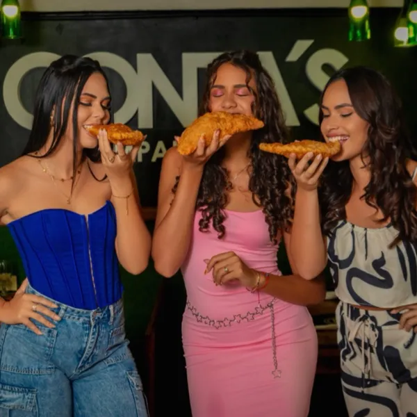 Bienvenidos al menú en línea de Conta's Empanadas, nos especializamos en empanadas🥐, además de excelentes ofertas que incluyen pizzas🍕, sándwiches🥪, piadinas🌮, hamburguesas🍔, espaguetis🍝y mucho más.Todos los días prestamos servicio a domicilio 24 horas por los teléfonos 58100499 / 22657565).Nos encontramos en📍Plaza de Martes esquina Escario, Santiago de Cuba.
Aceptamos todos los métodos de pago con descuentos y ofertas según la modalidad de pago de su elección
Síganos en nuestras redes sociales:Instagram: @contas_empanadasFacebook: Conta’s Empanadas.