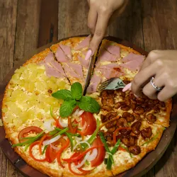 (QG) Pizza Cuatro Estaciones