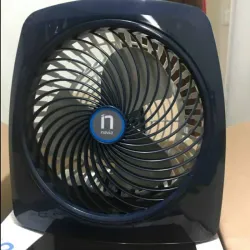 Ventilador personal de escritorio marca NAVIA