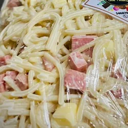 Ensalada Fría con Queso Gouda (1 libra)