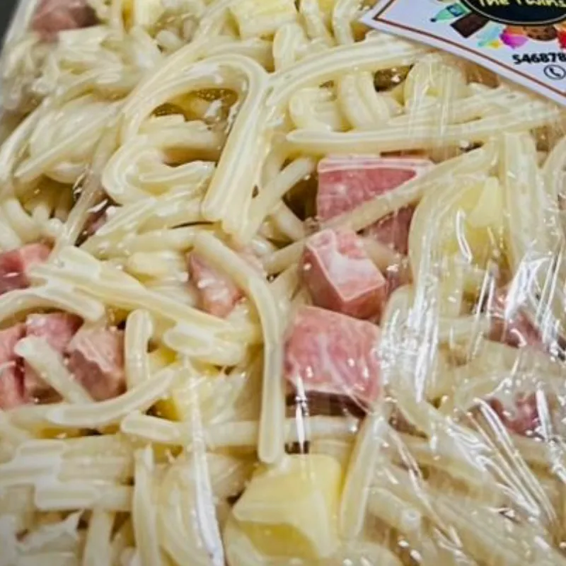 Ensalada Fría con Queso Gouda (1 libra)