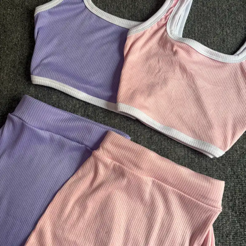 Conjuntos de saya con borde blanco 