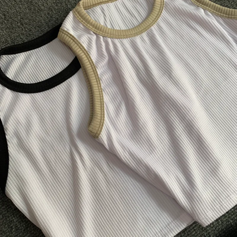Conjunto de saya y blusa desmangada 