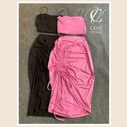 Conjunto de top de tirante fino y saya arrugada 