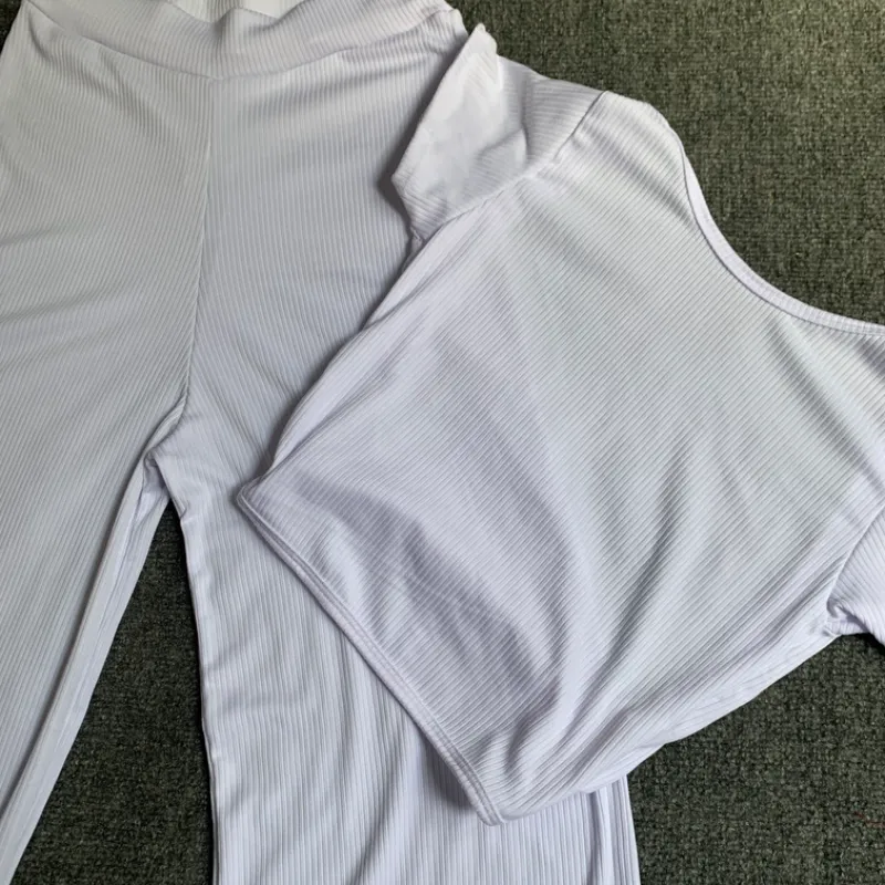 Juego de pantaloneta con espalda afuera en blanco🤍