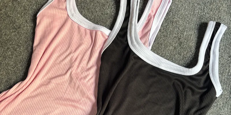 Mono (con borde blanco) 