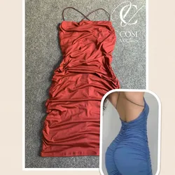 Vestido corrugado (espalda afuera) 