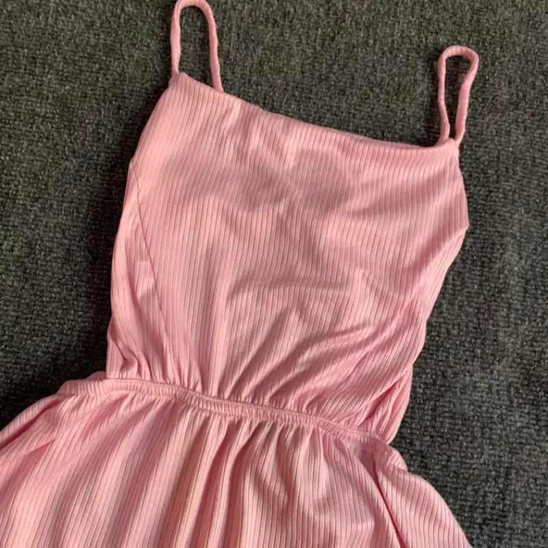 Vestido corto con espalda descubierta cruzada Rosa💗
