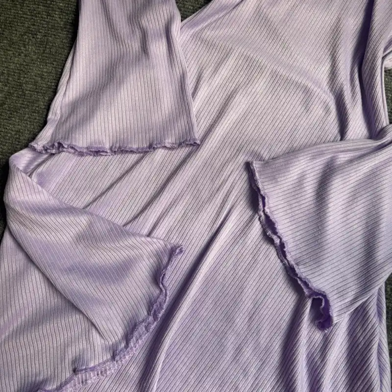 Vestido corto de manga larga lila 