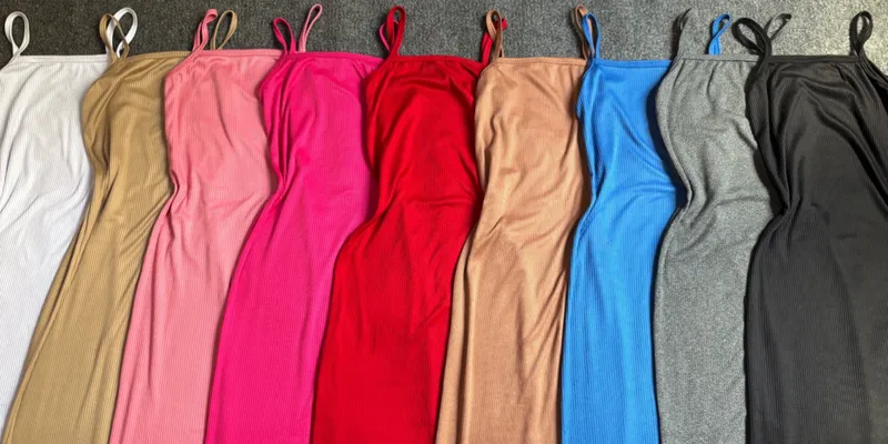 Vestido de tirantes largo/cerrado (tela espagueti ) disponibles varios colores 