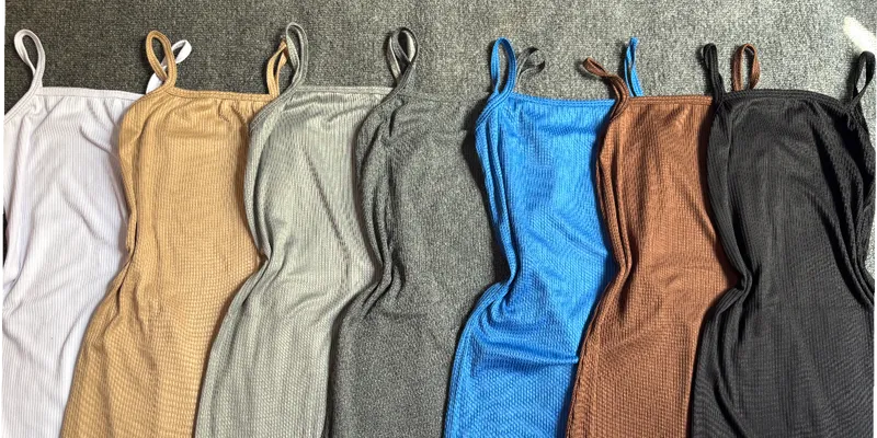 Vestido de tirantes largo/cerrado (tela espagueti ) disponibles varios colores