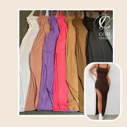 Vestido tipo camiseta con abertura en la pierna