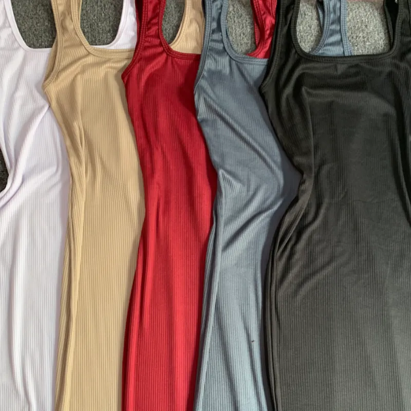 Vestido tipo camiseta con abertura en la pierna (varios colores) 
