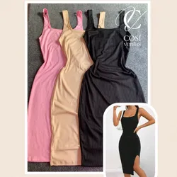 Vestido tipo camiseta con apertura en la pierna 