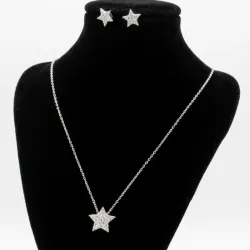Arete + Cadena con Dije