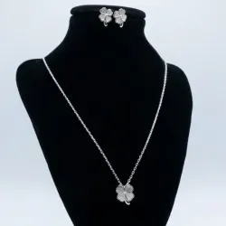 Cadena con Dije + Aretes
