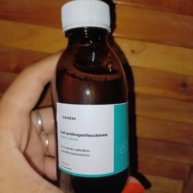 Gel Facial de Ácido Hialurónico y Ácido Salicílico (150mL) 