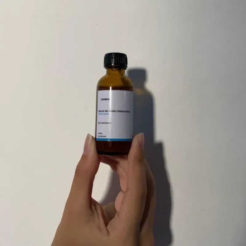 Sérum de ácido hialurónico y vit E 
