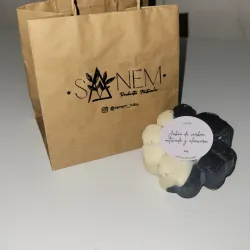 Jabón de carbón activado y aloe vera