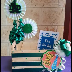 01 CAJA DE MADERA PARA PAPÁ VERDE