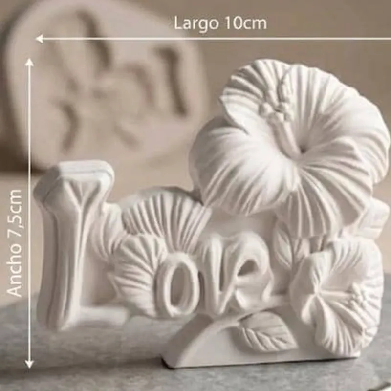 Amor floral. Figura decorativa de yeso