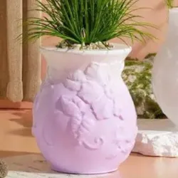 Búcaro de yeso con diseño floral. M-2
