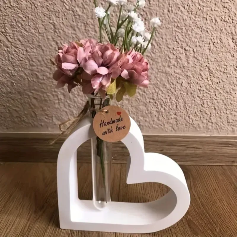 Corazón minimalista. Para plantas artificiales o para velas (no incluidas)