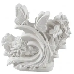 Jardín silvestre. Figura decorativa de yeso