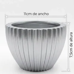 Maceta cónica grande. Plateado