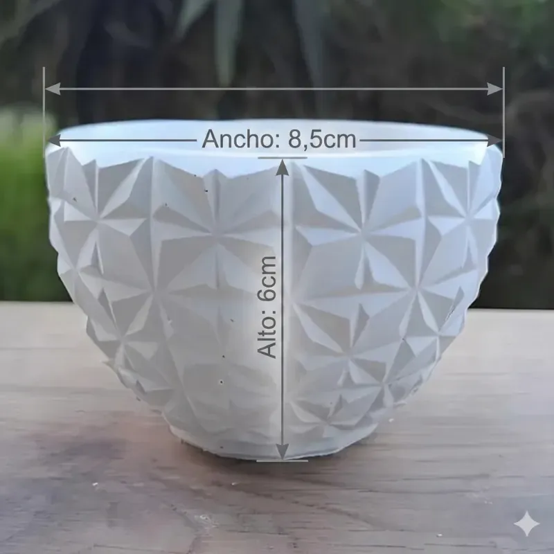 Maceta de yeso con patrón tridimensional. Para plantas artificiales o para velas (no incluidas)