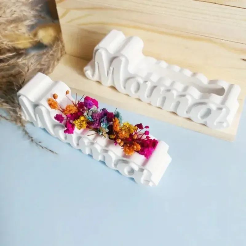 Maceta de yeso "Mamá". Para plantas artificiales (no incluidas)